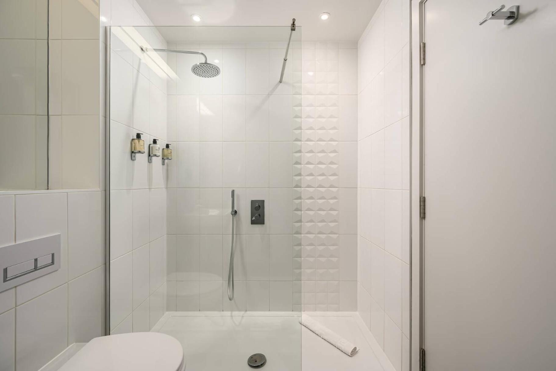 Destiny Scotland -The Malt House Apartments إدنبرة المظهر الخارجي الصورة