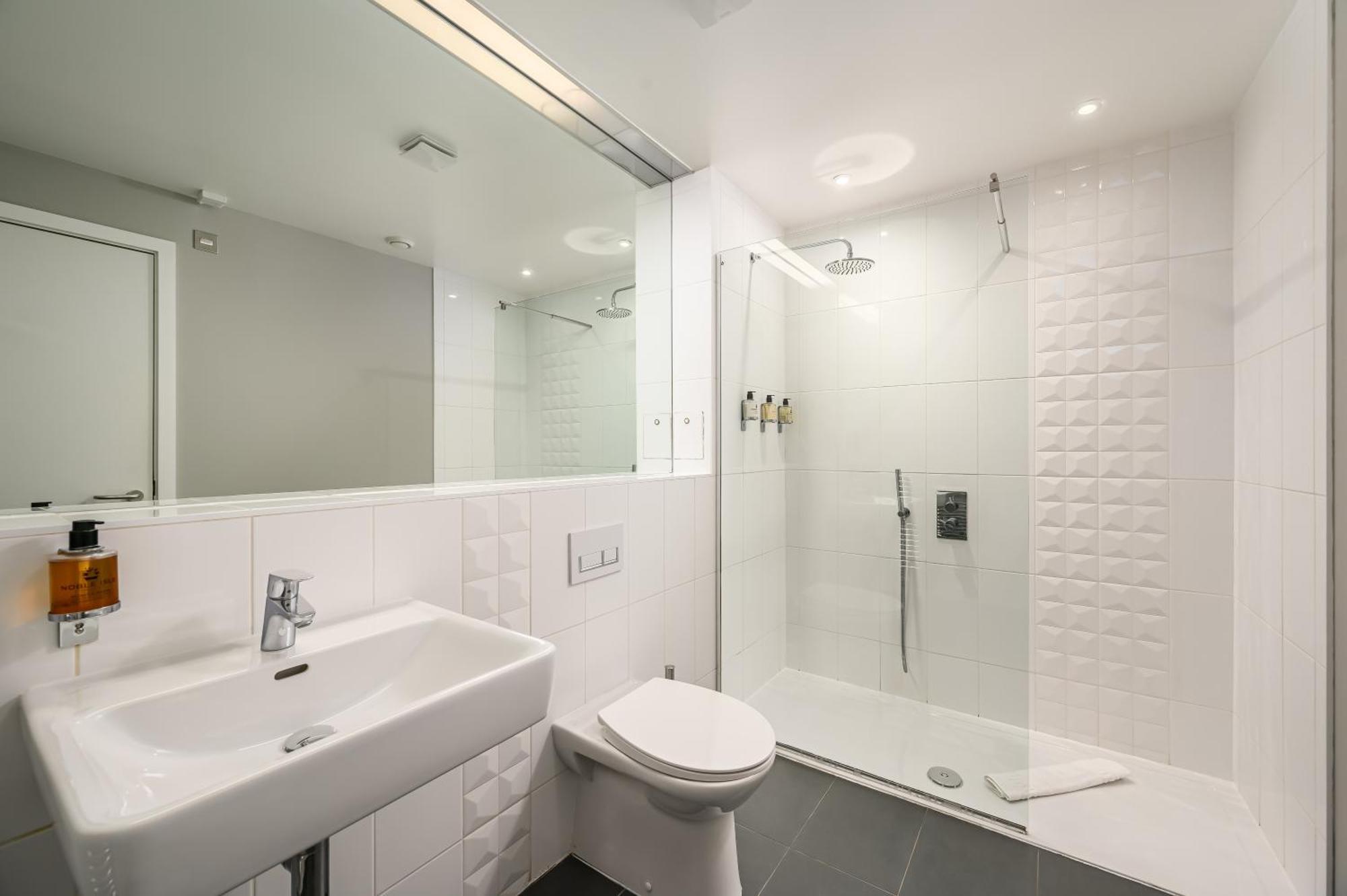 Destiny Scotland -The Malt House Apartments إدنبرة المظهر الخارجي الصورة